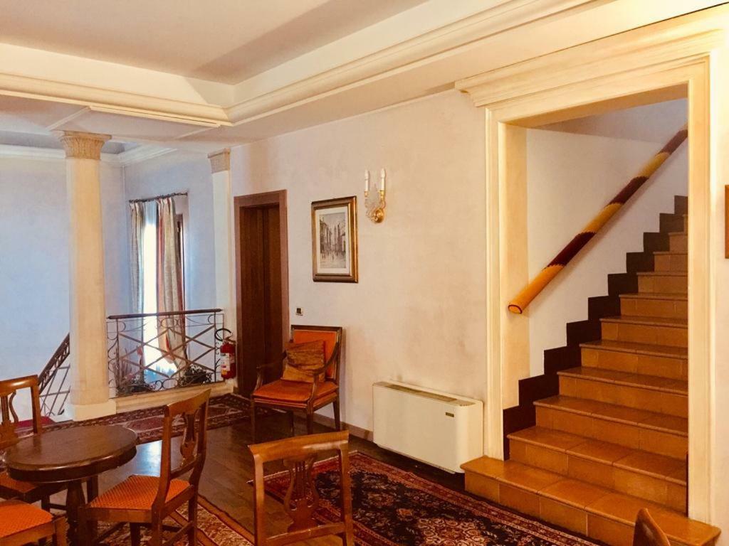 Hotel La Loggia Mestrino Екстериор снимка